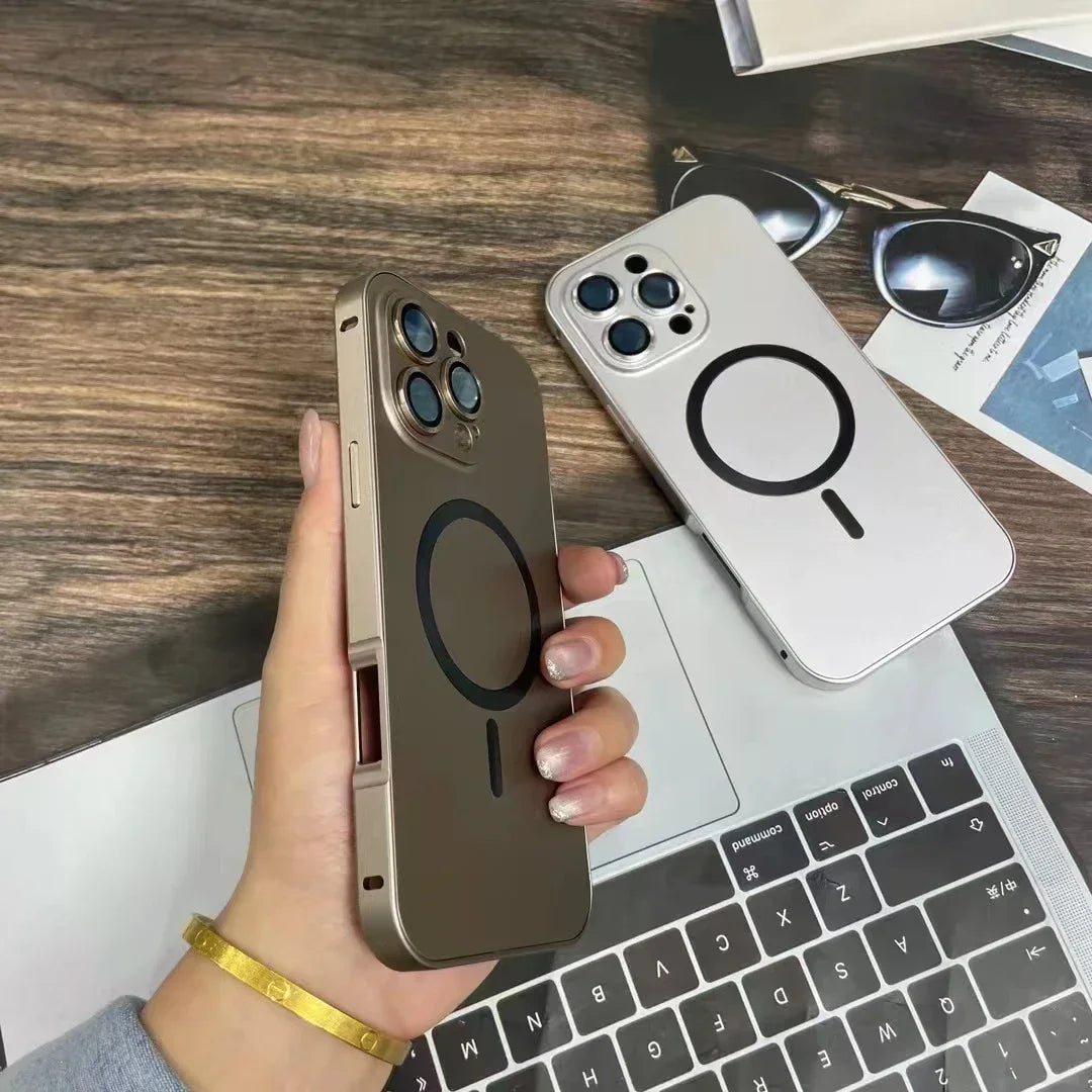 Enkelt magnetisk mobilcover i metal til iPhone