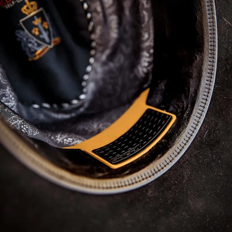 🎩 Hat Cinch – Fissa il tuo cappello con sicurezza