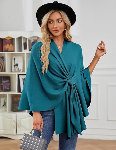 Elegant, blød poncho-sweater med sjal og åben front